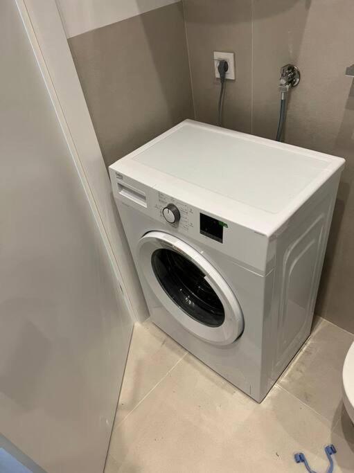 Lovely Partial Sea View One Bedroom Flat In Horizon Residences A24